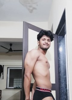 Anny - Acompañantes masculino in Pune Photo 1 of 7