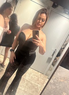 Anny can be in your wishlist? - escort in Abu Dhabi Photo 9 of 13