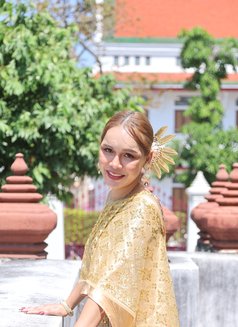 Anny - escort in Bangkok Photo 2 of 3