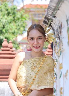 Anny - escort in Bangkok Photo 3 of 3