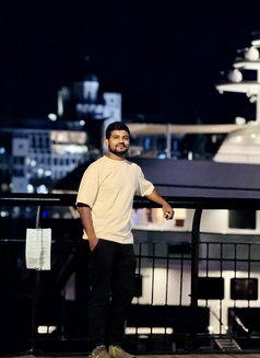 Anonymous - Acompañantes masculino in Dhaka Photo 2 of 6