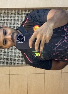 Anonymous - Acompañantes masculino in Dhaka Photo 6 of 6