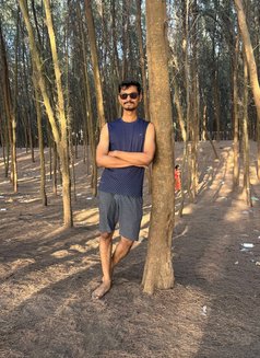 Anonymous - Acompañantes masculino in Gurgaon Photo 2 of 3