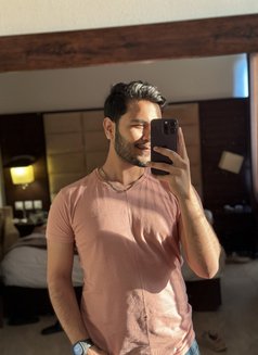 Anonymous - Acompañantes masculino in Riyadh Photo 3 of 3