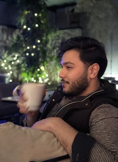 Anonymous - Male escort in Riyadh Photo 2 of 2