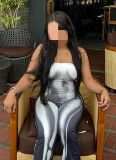Anouska - escort in Colombo Photo 2 of 5