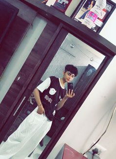 Ansh - Male escort in Gurgaon Photo 10 of 10