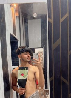 Ansh - Male escort in New Delhi Photo 5 of 7