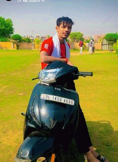 Ansh - Male escort in New Delhi Photo 6 of 6