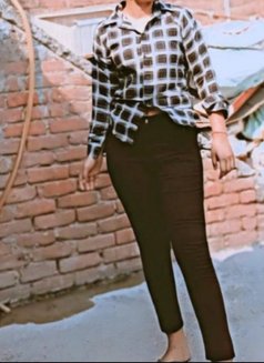 Anshika - escort in New Delhi Photo 4 of 4