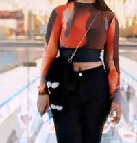 Anshika - puta in Noida