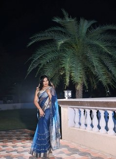 Anshu - Transsexual escort in Bangalore Photo 2 of 6