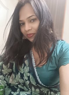 Anshu - Transsexual escort in Bangalore Photo 3 of 8