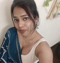 Anshu - Transsexual escort in Bangalore