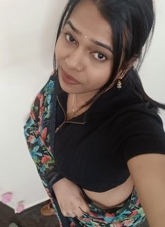 Anshu - Transsexual escort in Bangalore Photo 6 of 8