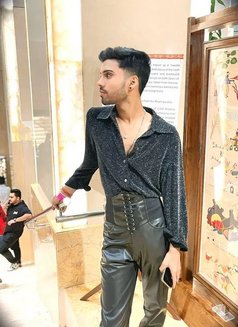 Anshu - Transsexual escort in New Delhi Photo 7 of 15