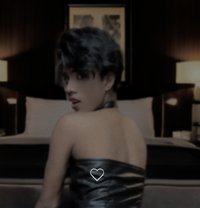 Anshu - Acompañantes transexual in New Delhi