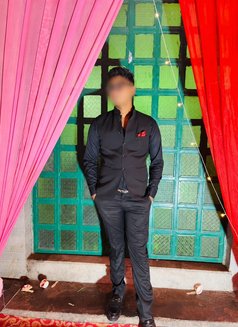 Midnight King - Acompañantes masculino in New Delhi Photo 6 of 9