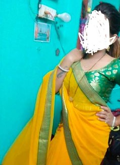 Anshu Kumari Independent - puta in New Delhi Photo 2 of 2