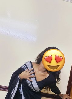 Anshu shaney - escort in Dubai Photo 7 of 10