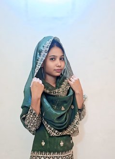 Anshu Singh - puta in Ahmedabad Photo 3 of 5