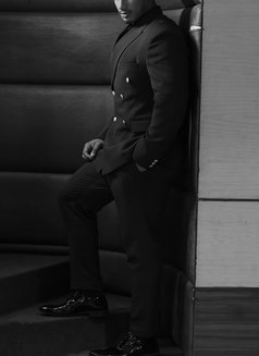 Anshuman 100 Genuine - Acompañantes masculino in New Delhi Photo 1 of 7