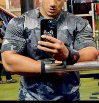 Anshuman 100 Genuine - Acompañantes masculino in New Delhi