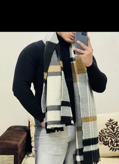 Anshuman Massager (Real Meet) - Acompañantes masculino in Noida Photo 3 of 3