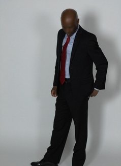 Anthony Asanti - Male escort in London Photo 3 of 6