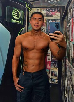 漆黑的战士 高战/Anthony - Male escort in Singapore Photo 23 of 25