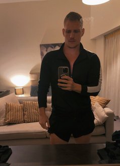 Anthony -Discreet Bi for Couples/Singles - Male escort in Dubai Photo 8 of 8