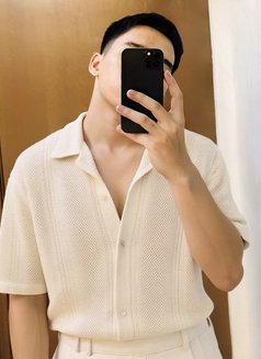 Anthony - Male escort in Makati City Photo 2 of 8