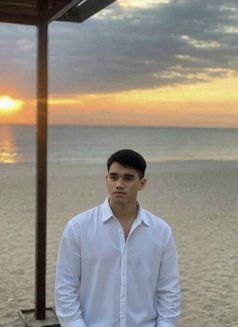 Anthony - Male escort in Makati City Photo 6 of 8
