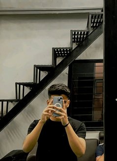 Anthony - Male escort in Makati City Photo 7 of 8
