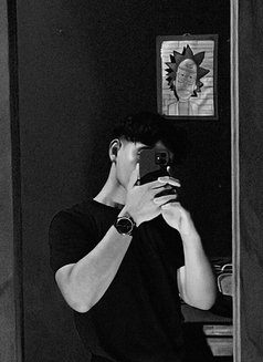 Anthony - Male escort in Makati City Photo 8 of 8