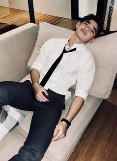 Anthony - Male escort in Makati City Photo 4 of 4