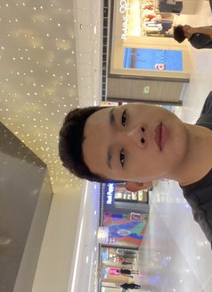 Anthony - Male escort in Manila Photo 5 of 8