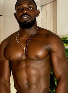 Anthony - Male escort in Accra Photo 3 of 5