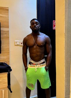 Anthony - Male escort in Accra Photo 4 of 5
