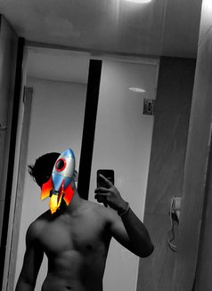 Anto Manly Visit - Male escort in Bali Photo 3 of 5