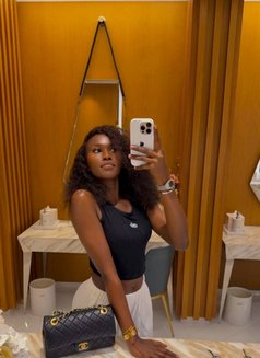 Antonella - escort in Dubai Photo 3 of 6