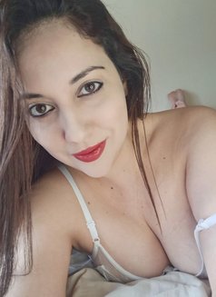 Antonella Yvee - puta in Porto Photo 2 of 8