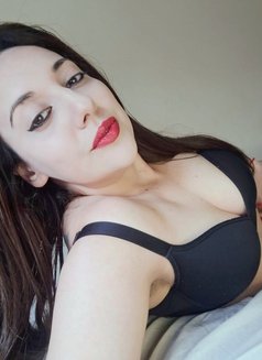 Antonella Yvee - puta in Porto Photo 6 of 8