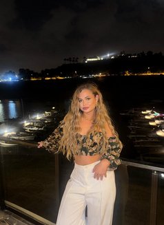 Antonina - escort in Bali Photo 4 of 10