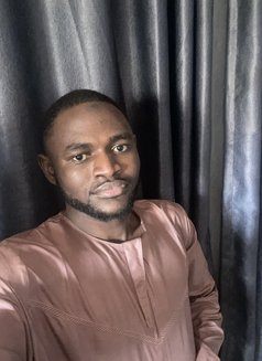 Antony - Male escort in Kuwait Photo 1 of 1