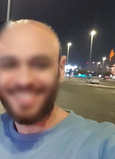 Kim ( Romantic Therapist) - Acompañantes masculino in Abu Dhabi Photo 1 of 2