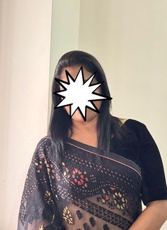 Anu 4 U - escort in Bangalore Photo 3 of 5