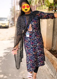 Tanya here new in bangalore - puta in Bangalore Photo 1 of 4