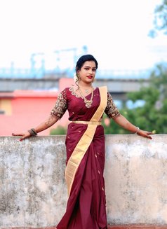 Anu - Transsexual escort in Chennai Photo 5 of 9