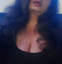 Anu From Kerala Discreet Service Now - puta in Kuwait